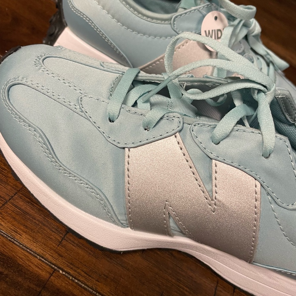 New Balance 327 - Picture 6 of 9